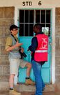 Der Schweizer Foto-Journalist Gerd Müller im Einsatz mit dem Kenya Red Cross im Eldoret im Rift Valley, wo noch immer über 100'000 Vertriebene in Flüchtlingscamps leben müssen 