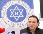 (c) fotodienst / Anna Rauchenberger - Wien, am 06.11.2009 - Der jüdische Traditionsclub 'S.C. HAKOAH', vor dem Zweiten Weltkrieg mitgliederstärkster Allround-Sportverein der Welt, feiert sein 100-jähriges Bestehen. In seiner Geschichte spiegelt sich nicht nur Wiener Sportgeschichte, sondern auch die Geschichte der Jüdischen Gemeinde Wiens im 20. Jahrhundert. Das Jubiläum wird mit einer Gala-Veranstaltung im neuen Sport & Freizeitzentrum begangen. Im Pressegespräch wird u.a. das neue Buch '100 Jahre HAKOAH 1909-2009' präsentiert. FOTO: Ing. Ronald Gelbard, Geschäftsführer des Sportzentrums