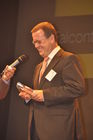 Werner Schindler von Railtour Suisse erhält einen der Goldenen Travel Star Awards an der Preisverleihung im Auditorium Stravinski am TTW Montreux