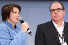 © fotodienst/Katharina Schiffl - Wien 08.10.2009 - Medienmesse 2009 - Telekom Austria Online Day - Online Werbung als Gewinner -Mathias Ehrlich (United Internet Media), Petra Höfer (ORF Enterprise),  Tanja Sourek (Telekom Austria), Euge A. Russ (Vorarlberger Medienhaus), Alexander Mitteräcker (derStandard.at), Wolfgang Blau (ZEIT Online)