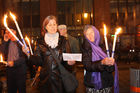 © fotodienst/Katharina Schiffl - Wien 02.10.2009 - 140 Fackeln - Anlässlich des 140. Geburtstags von Mahatma Ghandi und Start des weltweiten Marsches für Frieden und Gewaltfreiheit organisiert die österreichische Organisation 