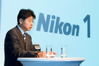 (C) fotodienst.at /Anna Rauchenberger  - Wien, 21.09.2011 –  Nikon stellt heute ein von Grund auf neu entwickeltes, revolutionäres Digitalkamerasystem vor: Nikon 1. Es bietet beste Qualität für Fotos und Filmaufnahmen und ist mit intelligenten neuen Features ausgestattet. FOTO: Hayato Kamiso, Nikon B.B. Europazentrale, während der Präsentation der Nikon 1