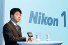 (C) fotodienst.at /Anna Rauchenberger  - Wien, 21.09.2011 –  Nikon stellt heute ein von Grund auf neu entwickeltes, revolutionäres Digitalkamerasystem vor: Nikon 1. Es bietet beste Qualität für Fotos und Filmaufnahmen und ist mit intelligenten neuen Features ausgestattet. FOTO: Hayato Kamiso, Nikon B.B. Europazentrale, während der Präsentation der Nikon 1