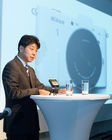 (C) fotodienst.at /Anna Rauchenberger  - Wien, 21.09.2011 –  Nikon stellt heute ein von Grund auf neu entwickeltes, revolutionäres Digitalkamerasystem vor: Nikon 1. Es bietet beste Qualität für Fotos und Filmaufnahmen und ist mit intelligenten neuen Features ausgestattet. FOTO: Hayato Kamiso, Nikon B.B. Europazentrale, während der Präsentation der Nikon 1