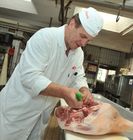 (C)fotodienst/Horst Sommer;In Zeiten von 'Schummelschinken' und Käseimitat stellt man sich zurecht die Frage, was steckt wirklich in den Lebensmitteln die wir täglich essen ? 
Foto: Fleischerei Amon Helmut in der Wienerstrasse, 3350Krems