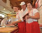 (C)fotodienst/Horst Sommer;In Zeiten von 'Schummelschinken' und Käseimitat stellt man sich zurecht die Frage, was steckt wirklich in den Lebensmitteln die wir täglich essen ? 
Foto: Fleischerei Amon Helmut in der Wienerstrasse, 3350Krems