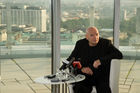 (C)fotodienst/Christopher Ohmeyer
Anlässlich der Dachgleichenfeier am Uniqa Tower sprach Jean Nouvel im Odeon über seine Projekte und bat anschließend im Uniqa-Gebäude zur Pressekonferenz

Foto: Jean Nouvel
