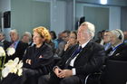 Christine Beerli; IKRK-Vizepräsidentin und Sven Hofmann, Präsident des World Demographic Forum an der Prix des Generations Preisverleihung im HSG-CAmpus St. Gallen