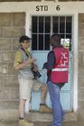 Der Zürcher Kriegsfotograf Gerd Müller informiert sich vor Ort beim Rot Kreuz Kenya über die Situation der Flüchtlinge,. Noch immer leben über 100'000 Vertriebene in den IKRK-Flüchtlingscamps. 
Swiss War-photographer Gerd Müller getting a picture from the ethnic clashes in Kenyas Rift Valley, visiting ICRC and Kenya Red Cross Mission in Eldoret