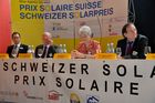 André Biland, Dr. Stefan Novak, Prof. Dr. Wolfgang Palz, Liselotti Illi, Dr. Eugen David, Corine Mauch, Gallus Cadonan, Dr. E. Schmid und Bundesrätin Elevine Widmer Schlumpf waren die Referentinnen, die den Gewinnern des Solarpreis der Solar-Agentur Schweiz in den Messehallen von Zürich ehrten.