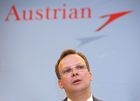 (C) fotodienst/Anna Rauchenberger - Wien 04.08.2009 - Die AUA (Austrian Airlines) präsentierten heute im Hotel Hilton die Ergebnisse des 1. Halbjahres 2009. Die Krise in der internationalen Luftfahrtindustrie hat sich im zweiten Quartal 2009 weiter verschärft. Dies spiegelt sich auch in den Ergebniszahlen der Austrian Airlines Group wieder. Austrian Airlines haben im ersten Halbjahr ein Periodenergebnis von minus 166,6 Millionen Euro erzielt. FOTO: Dr. Andreas Bierwirth, COO der Austrian Airlines