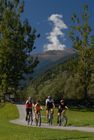 Das Oberdrautal in Kärnten hat sich als erster Outdoorpark Österreichs positioniert. Im Segment Radfahren werden vielfältige Touren angeboten, vom mittlerweile vielfrequentierten Drauradweg angefangen bis hin zum Mountainbiking auf Almen. Im Bild: Der Knoten in Berg im Drautal. © Fotodienst / F. Gerdl