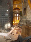 Die Hagia Sophia, der Kirchenpalast des byzantinischen Kaisers, ist heute ein viel besuchtes Museum. Seit der Rückwidmung durch Atatürk 1938 wird es renoviert. Bild: Blick ins Hauptschiff. © Fotodienst / Wilfried Seywald