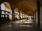 Die Hagia Sophia, der Kirchenpalast des byzantinischen Kaisers, ist heute ein viel besuchtes Museum. Seit der Rückwidmung durch Atatürk 1938 wird es renoviert. Bild: Säulengang im Oberen Geschoss. © Fotodienst / Wilfried Seywald