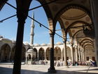 Innenhof der Blauen Moschee, einem der bedeutendsten Bauwerke der Osmanen in Istanbul. © Fotodienst / Wilfried Seywald