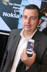 (C) fotodienst/Anna Rauchenberger - Wien 09.07.2009 - Das Nokia N97 ist ab sofort in Österreich erhältlich: Das Nokia Flaggschiff versteht sich als echter mobiler Computer, mit dem Interneterlebnisse auf völlig neue Weise möglich werden. FOTO: Greig Williams, Managing Director Nokia Alps South East Europe, mit dem Nokia N97