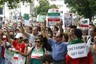 Berlin,den 05.07.2009
Demonstration gegen die Wahlen im Iran
Foto: Teilnehmer einer Demonstration gegen das Regime,
den Ausgang der Wahlen und die damit verbundenen Menschenrechtsverletzungen im Iran. |
Berlin, 05.07.2009 
Demonstration against the elections in Iran 
Photo: Participants in a demonstration against the regime, 
the outcome of the elections and the associated human rights violations in Iran.
Copyright by: GMC Photopress, CH-8032 ZUERICH, Postfach 1676, Gerd Mueller, Tel.: 0041 44 383 93 64, Fax.: 0041 44 383 93 66, Mail.: gmc@gmc.ch