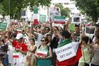 Berlin,den 05.07.2009
Demonstration gegen die Wahlen im Iran
Foto: Teilnehmer einer Demonstration gegen das Regime,
den Ausgang der Wahlen und die damit verbundenen Menschenrechtsverletzungen im Iran. |
Berlin, 05.07.2009 
Demonstration against the elections in Iran 
Photo: Participants in a demonstration against the regime, 
the outcome of the elections and the associated human rights violations in Iran.
Copyright by: GMC Photopress, CH-8032 ZUERICH, Postfach 1676, Gerd Mueller, Tel.: 0041 44 383 93 64, Fax.: 0041 44 383 93 66, Mail.: gmc@gmc.ch