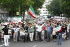 Berlin,den 05.07.2009
Demonstration gegen die Wahlen im Iran
Foto: Teilnehmer einer Demonstration gegen das Regime,
den Ausgang der Wahlen und die damit verbundenen Menschenrechtsverletzungen im Iran. |
Berlin, 05.07.2009 
Demonstration against the elections in Iran 
Photo: Participants in a demonstration against the regime, 
the outcome of the elections and the associated human rights violations in Iran.
Copyright by: GMC Photopress, CH-8032 ZUERICH, Postfach 1676, Gerd Mueller, Tel.: 0041 44 383 93 64, Fax.: 0041 44 383 93 66, Mail.: gmc@gmc.ch