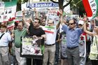 Berlin,den 05.07.2009
Demonstration gegen die Wahlen im Iran
Foto: Teilnehmer einer Demonstration gegen das Regime,
den Ausgang der Wahlen und die damit verbundenen Menschenrechtsverletzungen im Iran. |
Berlin, 05.07.2009 
Demonstration against the elections in Iran 
Photo: Participants in a demonstration against the regime, 
the outcome of the elections and the associated human rights violations in Iran.
Copyright by: GMC Photopress, CH-8032 ZUERICH, Postfach 1676, Gerd Mueller, Tel.: 0041 44 383 93 64, Fax.: 0041 44 383 93 66, Mail.: gmc@gmc.ch