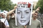 Berlin,den 05.07.2009
Demonstration gegen die Wahlen im Iran
Foto: Teilnehmer einer Demonstration gegen das Regime,
den Ausgang der Wahlen und die damit verbundenen Menschenrechtsverletzungen im Iran. |
Berlin, 05.07.2009 
Demonstration against the elections in Iran 
Photo: Participants in a demonstration against the regime, 
the outcome of the elections and the associated human rights violations in Iran.
Copyright by: GMC Photopress, CH-8032 ZUERICH, Postfach 1676, Gerd Mueller, Tel.: 0041 44 383 93 64, Fax.: 0041 44 383 93 66, Mail.: gmc@gmc.ch