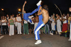 Faszinierte die Zuschauer in der Latino-Metropole Europas: Die Capoeira-Kampfsport-Darbietung am 15. Caliente-Festival in Zürich. Fasinated the audience in Europes Latino-Metrople: the brasilian Capoeira fighters showing their talent at the 15th Caliente-Festival in Zürich