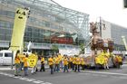 Berlin,den 28.06.2009_Konrad-Adenauer-Haus
Foto: Demonstration von Greenpeace-Aktivisten fuer den
Atomausstieg vor der Parteizentrale der CDU in Berlin,
anlaesslich einer gemeinsamen Pressekonferenz von CDU und CSU zum Regierungsprogramm 2009-2013. |
Berlin, 28.06.2009_Konrad-Adenauer-Haus 
Photo: demonstration by Greenpeace activists for the 
Nuclear phase-out before the party headquarters of the CDU in Berlin, 
at a joint press conference of the CDU and CSU to the Government Program 2009-2013.
Copyright by: GMC Photopress, CH-8032 ZUERICH, Postfach 1676, Gerd Mueller, Tel.: 0041 44 383 93 64, Fax.: 0041 44 383 93 66, Mail.: gmc@gmc.ch