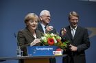 Berlin, den 16.03.2009
Europakongress der CDU im Konrad-Adenauer-Haus in Berlin
Foto: v.l.n.r Bundeskanzlerin Dr. Angela Merkel, Dr. Hans-Gert Poettering, Praesident des Europaeischen
Parlaments und CDU-Generalsekretaer Ronald Pofalla.
Copyright by: Reiner Zensen