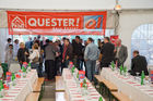 (c)fotodienst / Christopher Ohmeyer Lang Enzersdorf 28.5.2009

Quester lud seine Kunden zum Spargelfest in die Filiale Langenzersdorf. Etwa 900 Leute fanden sich im großen Festzelt vor der Filiale ein.  