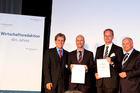 c)fotodienst/Andrea Ganshorn - Frankfurt am Main, 05.05.2009 - Preisverleihung für 'Deutschlands beste Wirtschaftsredaktionen' und 'Deutschlands beste Unternehmenssprecher' durch das Branchenmagazin 'Wirtschaftsjournalist', FOTO: v.l.n.r. Markus Wiegand (Chefredakteur 'Wirtschaftsjournalist'), Jörg Eigendorf (Die Welt), Carsten Knop (F.A.Z.), Reinhard Fröhlich (Geschäftsinhaber DELTA Communications)
