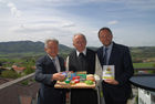 LH Josef Pühringer, GF Pater Alfred Strigl, LR Josef Stockinger:
OÖ-Landesausstellung im Stift Schlierbach: 'Mahlzeit!'