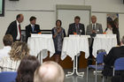 (C) fotodienst/Gudrun Krieger - Wien 29.04.2009 - Tagung: E-Health und Krankenhausinformationssysteme;Podiumsdiskussion, Foto: li na re:Edmund
Lindau (Computerwelt; Moderator) Christian Maranitsch (Microsoft), Dipl.-Ing. Herlinde Toth (Wr. Krankenanstaltenverbund), Walter M. Bugnar (Siemens IT Solutions and Services), DI Manfred Rieser (Telekom Austria, Mag. Bettina Hainschink (CON•ECT Eventmanagement)