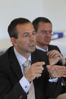 Pressekonferenz ASFINAG, Salzburg, 2009-04-20; Bild zeigt: DI Alexander Walcher (Geschaeftsfuehrer ASFINAG Baumanagement GmbH), DI Christian Nagl (Landesbaudirektor); Bildnachweis: fotodienst.at/Chris Hofer