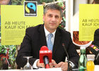 (C)fotodienst/Anna Rauchenberger -  Wien, am 20.04.2009 - FAIRTRADE Jahresbilanz-Pressekonferenz im Hotel Stefanie: Trotz der Wirtschaftskrise entwickelt sich FAIRTRADE erfreulich. FOTO: Dr. Michael Spindelegger, Bundesminister für europäische und internationale Angelegenheiten 