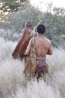 Bushmänner-Jagd auf die Wildtiere in der Zentral-Kalahari. Hunting for wild cats and antilopes. Naro-Bushmen near Ghanzi in the Central Kalahari of Botswana