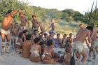 Naro-Buschmann-Sippe. Naro-San-People near Ghanzi in the central Kalahari. Naro-Buschmann-Sippe nahe Ghanzi in der Zentral-Kalahari von Botswana near Grassland Safari Lodge