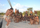  Naro-Buschmann-Sippe. Naro-San-People near Ghanzi in the central Kalahari. Naro-Buschmann-Sippe nahe Ghanzi in der Zentral-Kalahari von Botswana near Grassland Safari Lodge