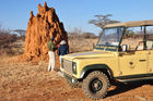 Gigantische Termitenbauten im Shaba & Samburu Nationalpark unweit von Joy's Camp. Giant Thermites-hills and constructions in the desert of Shaba & Samburu National Parks