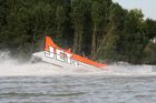 Österreichs einziges Jetboot fährt jetzt auf der Donau. FOTO: Das Jetboot in voller Fahrt (c) Thomas Wolff