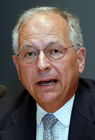 Berlin, den 16.07.2008_Bertelsmann Stiftung
Foto: Wolfgang Ischinger, Vorsitzender der 
Muechener Konferenz fuer Sicherheitspolitik,
anlaesslich einer Pressekonferenz in Berlin.
Copyright by: Reiner Zensen,
Gallierweg 15,53117 Bonn,
Tel.0170-8119315 
Mail: photo@reinerzensen.de
Foto honorarpflichtig und nur zur redaktionellen
Verwendung,
{Postbank Koeln Konto-Nr.425811505;
BLZ 37010050,
Veroeffentlichung gegen Honorar plus 7% Mwst.,Steuer-Nr. 205/5336/1051,Finanzamt Bonn-Innenstadt}, {Honorarpflichtiges Pressebild,Verwendung gegen Honorar nach Vereinbarung u.Belegexemplar.Keine Weitergabe an Dritte,keine Syndikation,keine Aufnahme in Archive oder Datenbanken,welche Dritten offenstehen.}, {No Syndication,no passing on to third parties,no taking up in archives or databanks,which are open to anyone}.