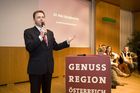 (C) fotodienst/Erika Mayer- Salzburg, 22.01.2009. Heffterhof Salzburg - Vertreter von über 100 Regionen nahmen an der Bundestagung der Genuss Region Österreich am Donnerstag in Salzburg teil. Höhepunkt der Veranstaltung war ein Empfang des neuen Landwirtschaftsministers Niki Berlakovich, der die Fortführung der erfolgreichen Initiative versprach. Die Genuss Region Österreich soll qualitativ und quantitativ weiter vertieft werden.  Der neue Landwirtschaftsminister DI Niki Berlakovich