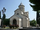 20 Jahre nach der Unabhängigkeit kämpft die Kaukasusrepublik Georgien mit dem schweren Erbe seiner 70jährigen sowjetischen Besatzung. Bild: Kwaschweti-Kirche am Rustaweli-Boulevard.