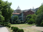 Die Sionikirche in Tiflis von rechten Ufer des Mtkwari aus gesehen.