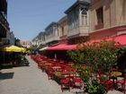 20 Jahre nach der Unabhängigkeit kämpft die Kaukasusrepublik Georgien mit dem schweren Erbe seiner 70jährigen sowjetischen Besatzung. Bild: Kaffeehäuser in der Altstadt von Tiflis..