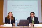 (c) fotodienst / Johannes Brunnbauer | UNCTAD World Investment Report 2011 in der Österreichischen Nationalbank
Im Bild vlnr.: Elisabeth Türk und Dr. Johannes Turner