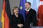 Berlin,den 08.02.2008-Bundeskanzleramt
Foto: Bundeskanzlerin Angela Merkel und der
Ministerpraesident der Republik Türkei,
Recep Tayip Erdogan.
Copyright by: Reiner Zensen,
Gallierweg 15,53117 Bonn,
Tel.0170-8119315 
Mail: photo@reinerzensen.de
{Postbank Koeln Konto-Nr.425811505;
BLZ 37010050,
Veroeffentlichung gegen Honorar plus 7% Mwst.,Steuer-Nr. 205/5336/1051,Finanzamt Bonn-Innenstadt}, {Honorarpflichtiges Pressebild,Verwendung gegen Honorar nach Vereinbarung u.Belegexemplar.Keine Weitergabe an Dritte,keine Syndikation,keine Aufnahme in Archive oder Datenbanken,welche Dritten offenstehen.}, {No Syndication,no passing on to third parties,no taking up in archives or databanks,which are open to anyone}.