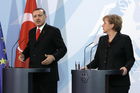 Berlin,den 08.02.2008-Bundeskanzleramt
Foto: Bundeskanzlerin Angela Merkel und der
Ministerpraesident der Republik Türkei,
Recep Tayip Erdogan.
Copyright by: Reiner Zensen,
Gallierweg 15,53117 Bonn,
Tel.0170-8119315 
Mail: photo@reinerzensen.de
{Postbank Koeln Konto-Nr.425811505;
BLZ 37010050,
Veroeffentlichung gegen Honorar plus 7% Mwst.,Steuer-Nr. 205/5336/1051,Finanzamt Bonn-Innenstadt}, {Honorarpflichtiges Pressebild,Verwendung gegen Honorar nach Vereinbarung u.Belegexemplar.Keine Weitergabe an Dritte,keine Syndikation,keine Aufnahme in Archive oder Datenbanken,welche Dritten offenstehen.}, {No Syndication,no passing on to third parties,no taking up in archives or databanks,which are open to anyone}.