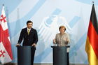 Berlin,den 25.06.2008-Bundeskanzleramt
Foto: Bundeskanzlerin Angela Merkel mit dem Praesidenten von Georgien, Micheil Saakaschwili.
Copyright by: Reiner Zensen,
Gallierweg 15,53117 Bonn,
Tel.0170-8119315 
Mail: photo@reinerzensen.de
Foto honorarpflichtig und nur zur redaktionellen
Verwendung,
{Postbank Koeln Konto-Nr.425811505;
BLZ 37010050,
Veroeffentlichung gegen Honorar plus 7% Mwst.,Steuer-Nr. 205/5336/1051,Finanzamt Bonn-Innenstadt}, {Honorarpflichtiges Pressebild,Verwendung gegen Honorar nach Vereinbarung u.Belegexemplar.Keine Weitergabe an Dritte,keine Syndikation,keine Aufnahme in Archive oder Datenbanken,welche Dritten offenstehen.}, {No Syndication,no passing on to third parties,no taking up in archives or databanks,which are open to anyone}.