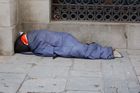 Obdachlose gibt es viele in Madrid. Die Armut trifft vorallem die MIgranten. In MAdrid are a lot of homeless-people, most often immigrants