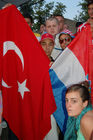 Türken-Fussballfans feiern in der Fanzone von Zürich an der Euro 2008 den Sieg ihrer Mannschaft